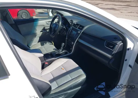 2017 Toyota Camry Se z USA, uszkodzony, nr VIN 4T1BF1FKXHU686618